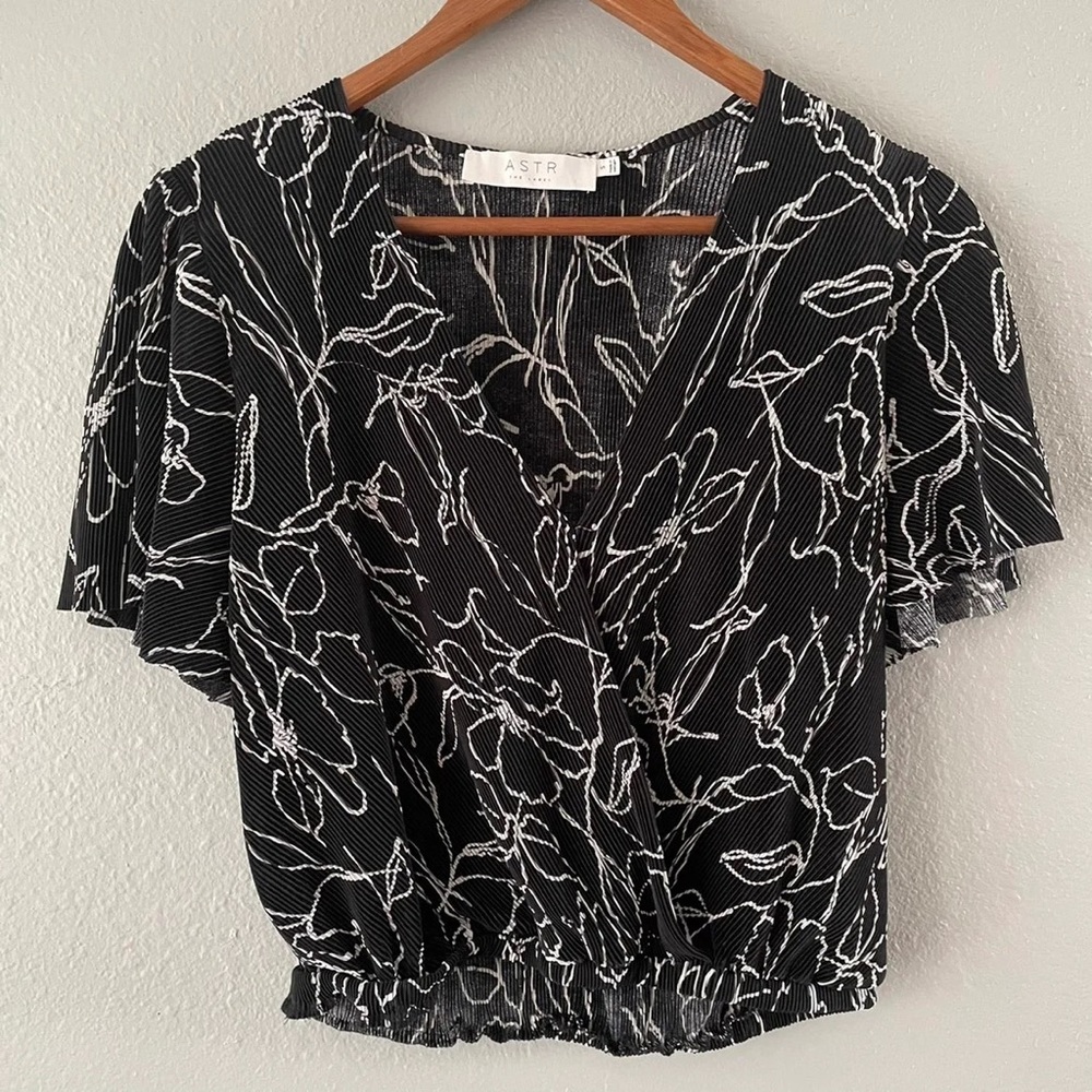 Astr the Label - Wrap Crop